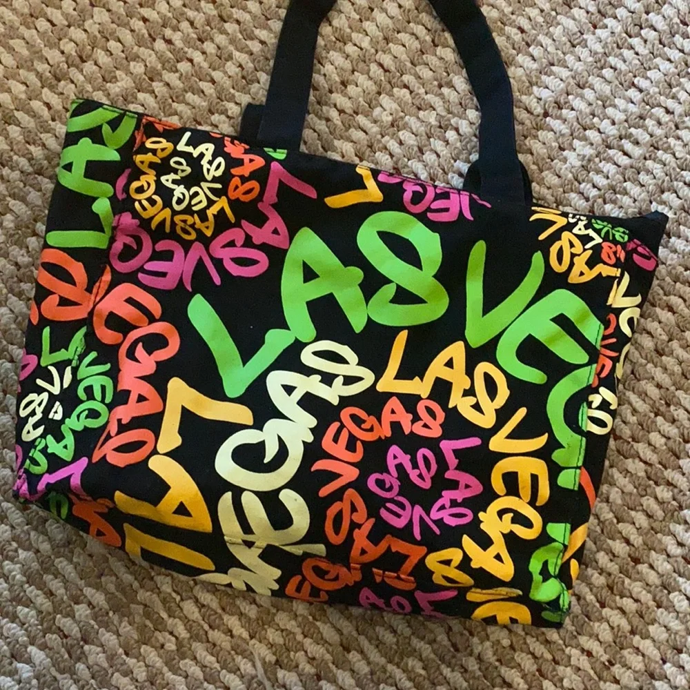 Robin Ruth Las Vegas‎ graffiti bag